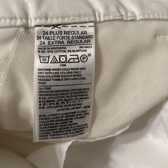 Old Navy Plus Size White Capri Pants-Size 24 - Picture 6 of 6